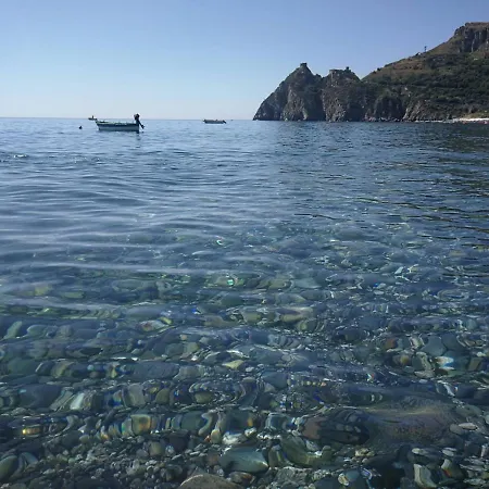 Maison Don Turillo * SantʼAlessio Siculo